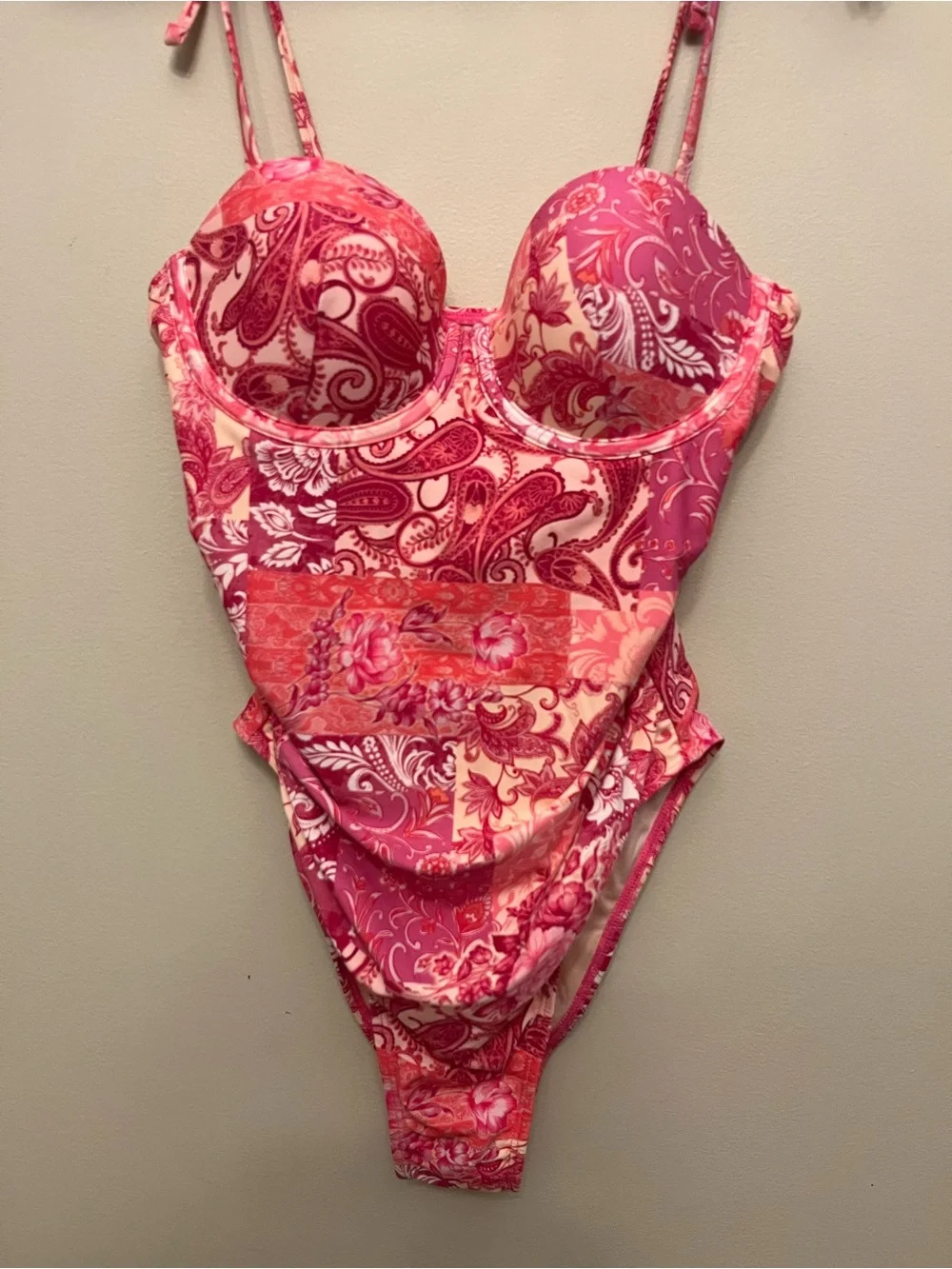 NWT Cupshe x JJD Island Fresco Paisley One-Piece Swimsuit Women's Size Medium